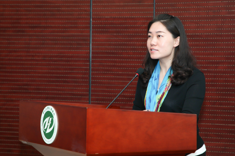 图3 郭燕秘书长作校友捐赠基金情况汇报