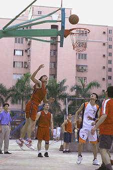 化学院与东莞生益科技有限公司技术中心举行篮球友谊赛