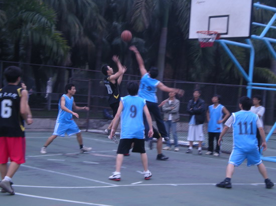 首届永利集团3044noc登录入口研究生篮球联赛我院勇夺季军 