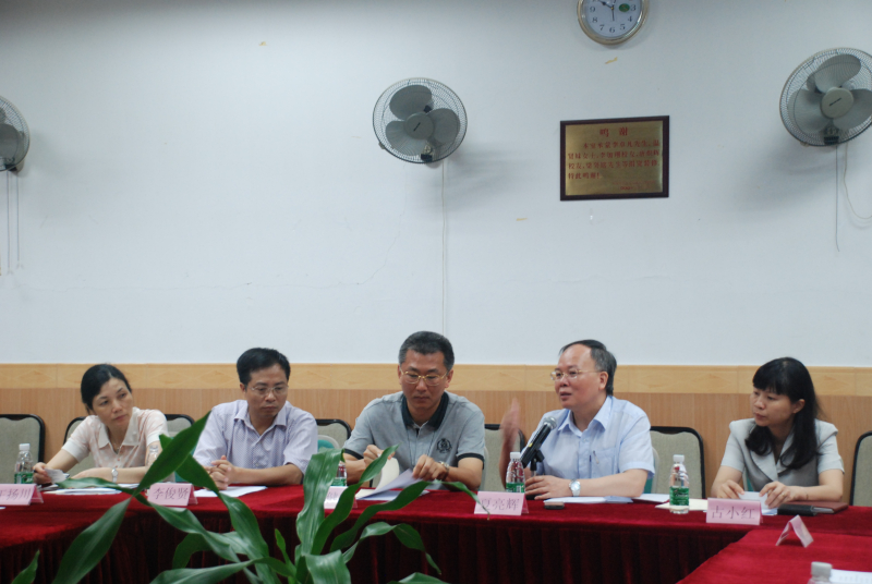 汕头市龙湖区-永利集团3044noc登录入口产学研结合对接活动在我院举行 