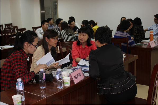 推进党群活动建设 深化沟通发展