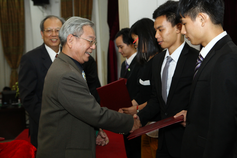 永利集团3044noc登录入口物理科学与工程技术学院、化学与化学工程学院 2014年“芙兰励教奖学金”颁奖典礼顺利举行