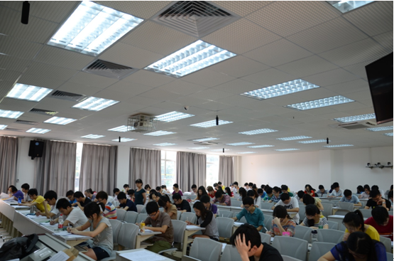 2014年永利集团3044noc登录入口大学生化学实验竞赛理论考试顺利进行 