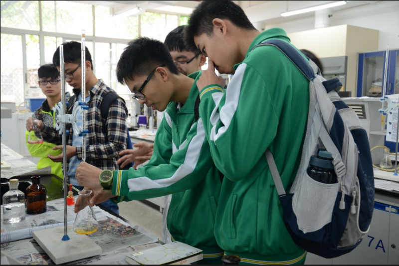 探化学奥秘　筑科研梦想——永利集团3044noc登录入口化学与化学工程学院第十五届化学节隆重开幕 