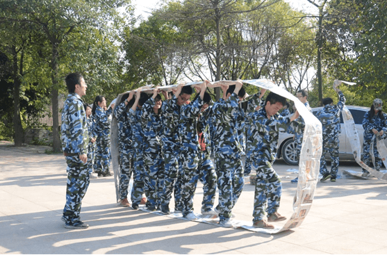 我院党委组织2015级研究生部党支部举行“两学一做”学习教育支部组织生活