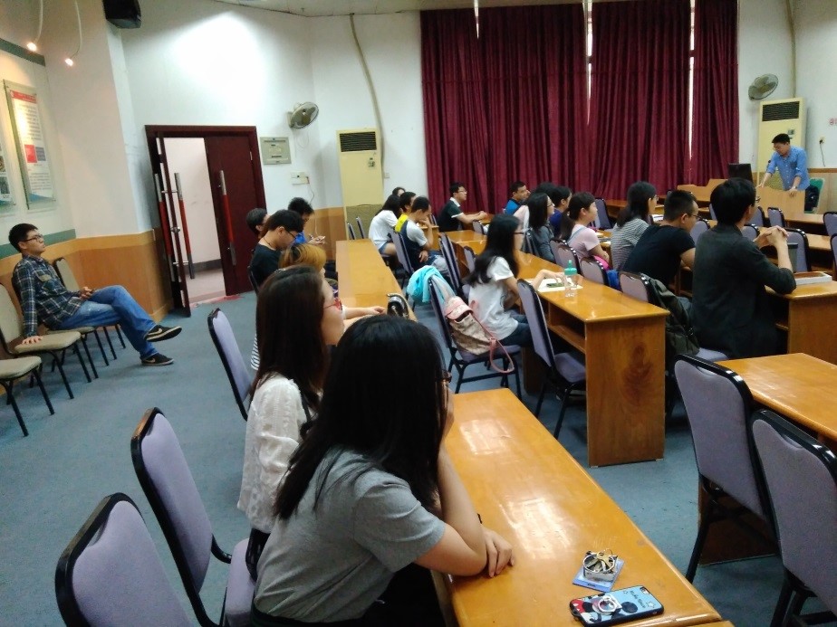 永利集团3044noc登录入口与中文系研究生党支部联合举办“科学与人文”讨论会