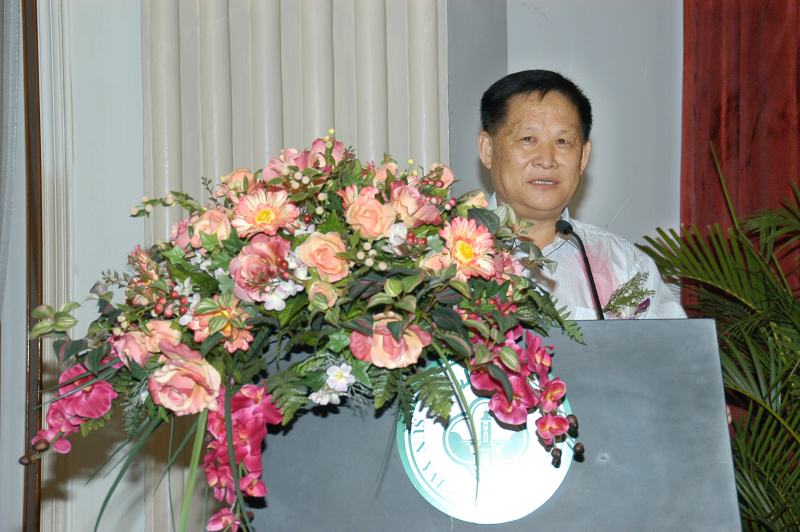 3高校化学教育研究中心主任段连运教授在开幕式上致辞