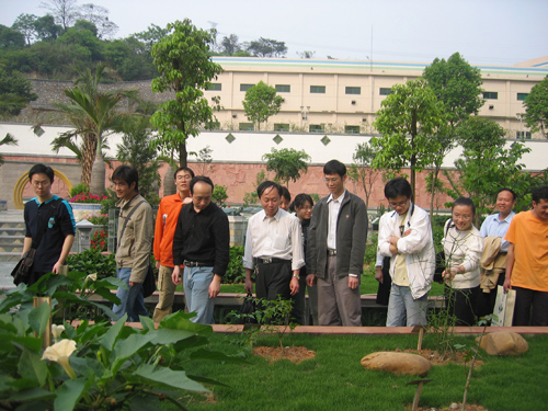 观草堂访名企,拓思路取经验