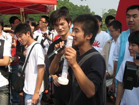 “庆校庆,迎奥运”校道接力赛化院再次卫冕