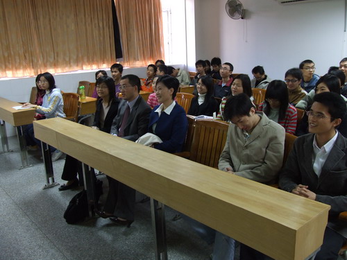 肩负社会责任,开始自己的职业生涯——04应化名誉导师座谈会