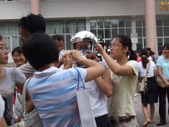 迎新工作细致开展,安全教育牢记心间