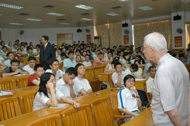 诺贝尔化学奖得主Jean-Marie Lehn教授来我院作报告