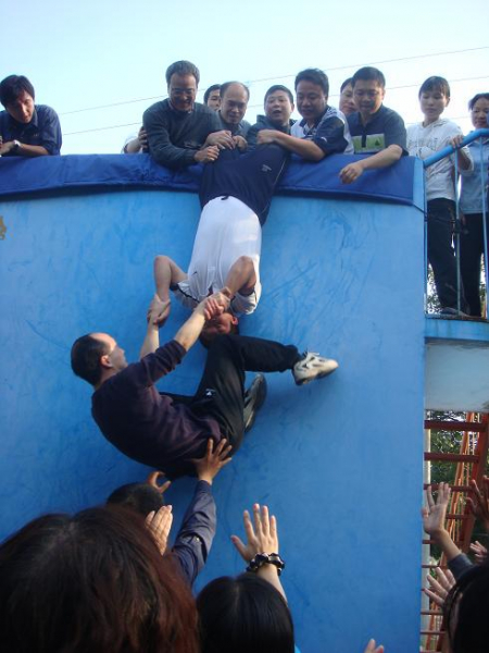 学院党委举办素质拓展培训活动