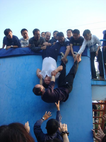 学院党委举办素质拓展培训活动