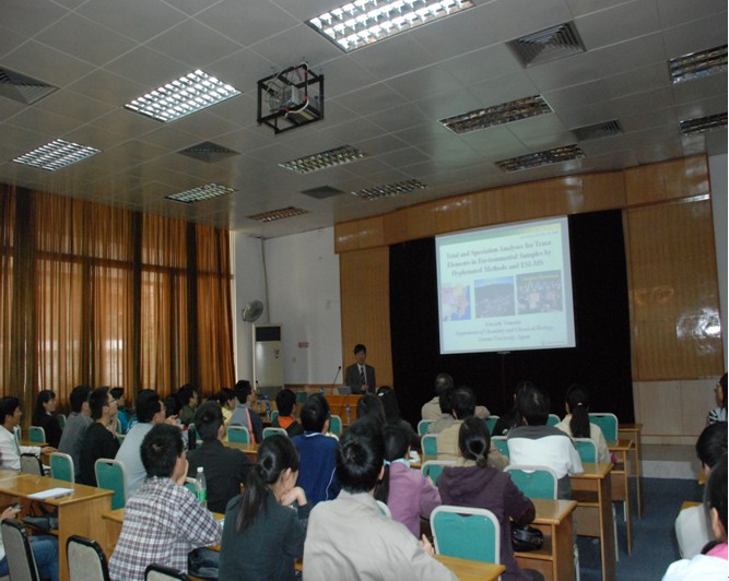 日本群马大学角田欣一教授来我院做学术交流