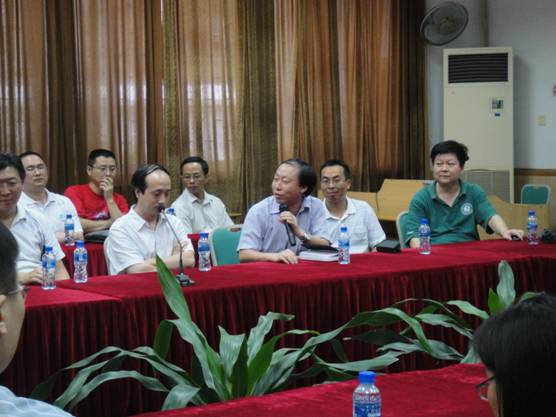 学院举行青年教师联谊活动,欢庆新中国六十周年华诞