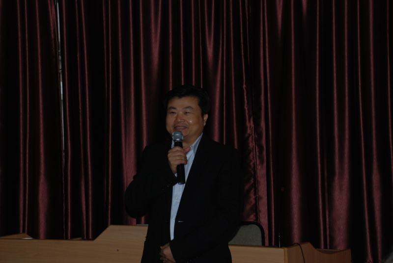团结一心,共谋发展