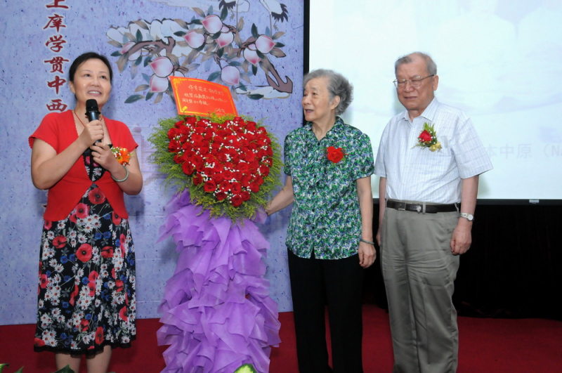 情满康乐,桃李芬芳