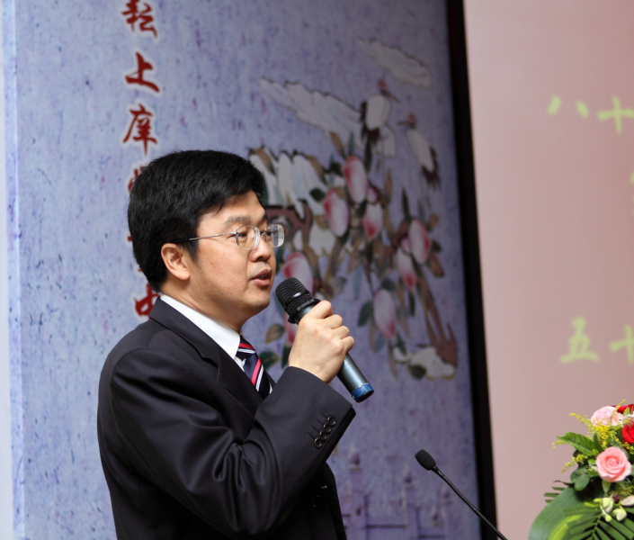 情满康乐,桃李芬芳