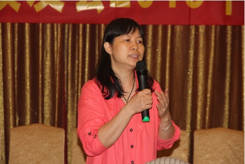 六十春秋再聚首,共叙年会欢乐多