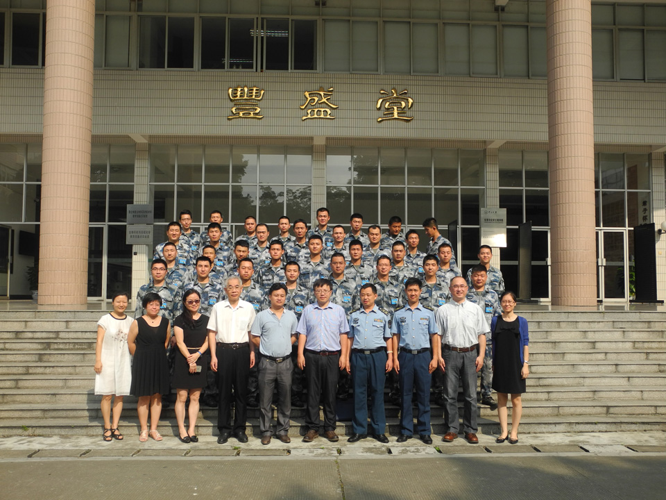 服务国防,贡献社会 ——我院承办空军防化兵化学实验技能培训